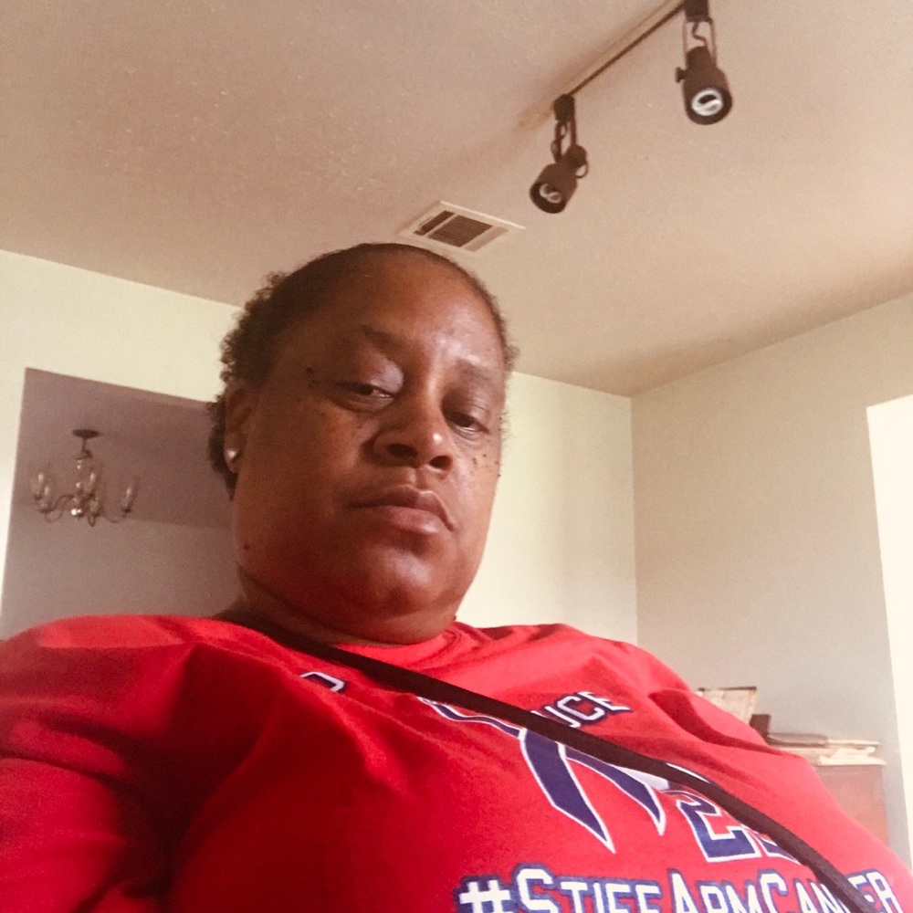 Meet your Posher, Deedee